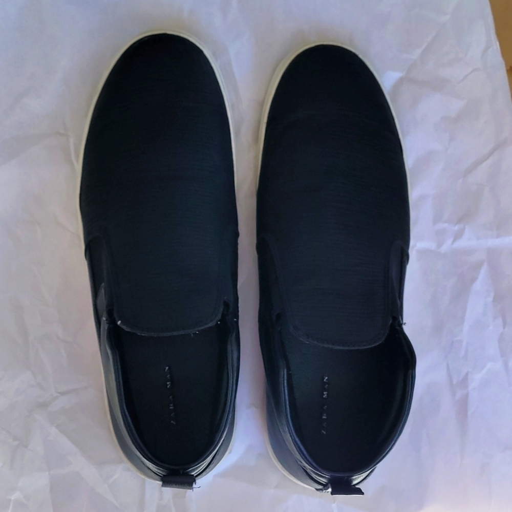 Zara Men Navy sneakers Size 11